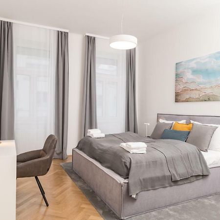 Stadlau Live Apartments Виена Екстериор снимка