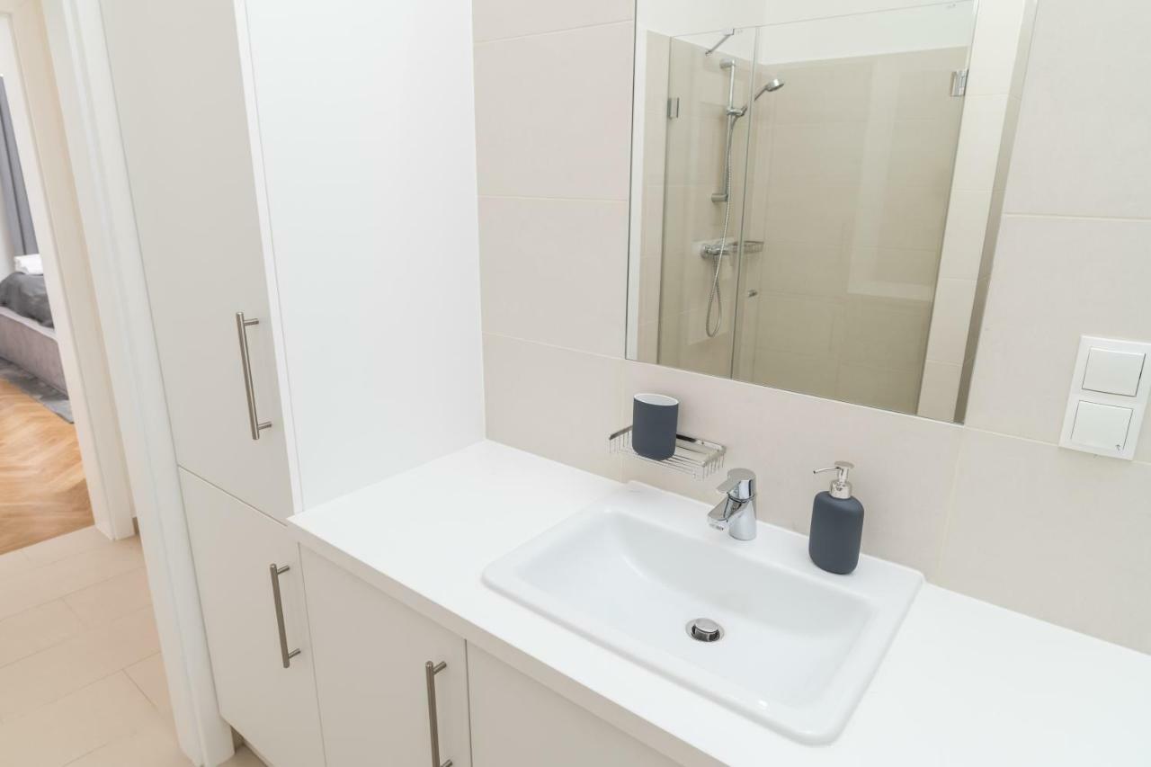 Stadlau Live Apartments Виена Екстериор снимка