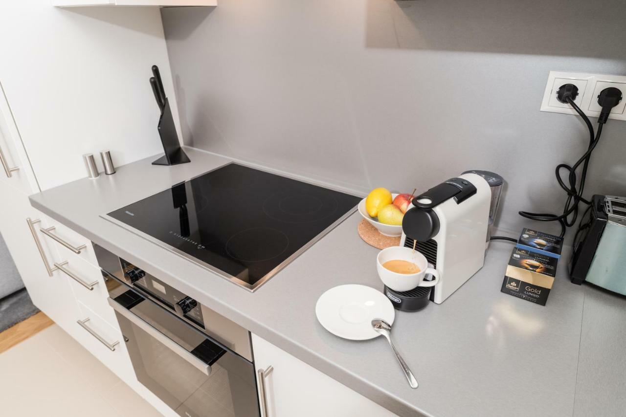 Stadlau Live Apartments Виена Екстериор снимка