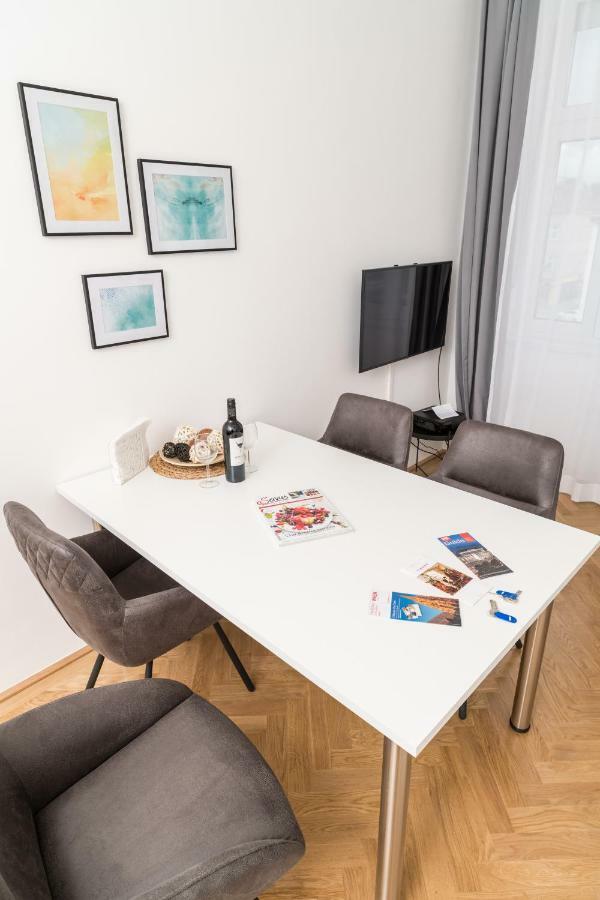 Stadlau Live Apartments Виена Екстериор снимка